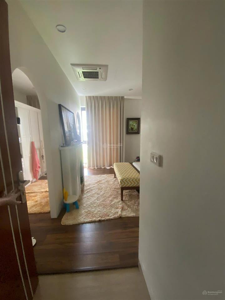 Cho thuê nhà kđt hoàng thành mỗ lao  nguyễn văn lộc. dt 120m2, 5 tầng, thang máy. giá 48tr