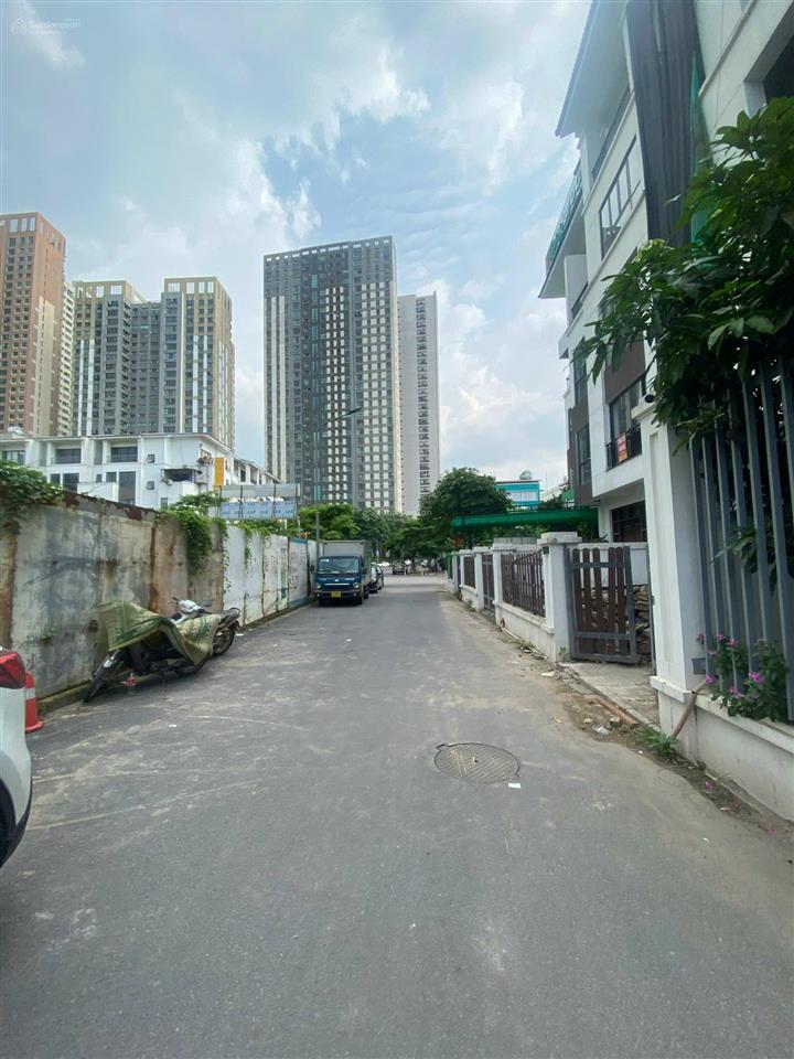 Cho thuê nhà kđt hoàng thành mỗ lao  nguyễn văn lộc. dt 120m2, 5 tầng, thang máy. giá 48tr