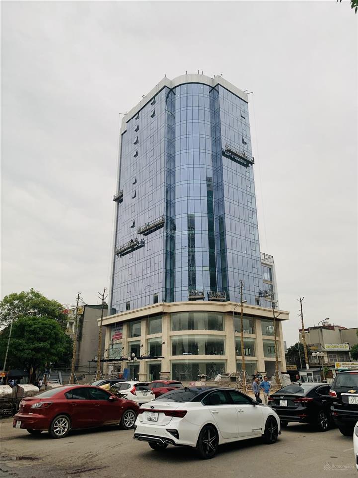 Cho thuê sàn văn phòng ngay ngã tư vạn phúc  hà đông 260m2/sàn. mặt tiền 12m. giá 30tr