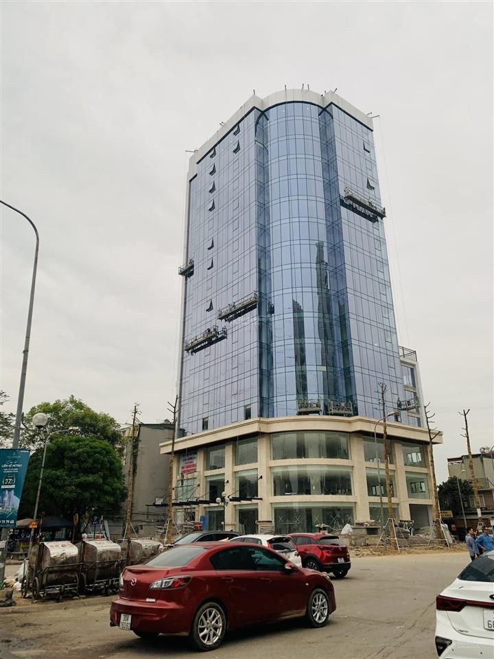 Cho thuê sàn văn phòng ngay ngã tư vạn phúc  hà đông 260m2/sàn. mặt tiền 12m. giá 30tr