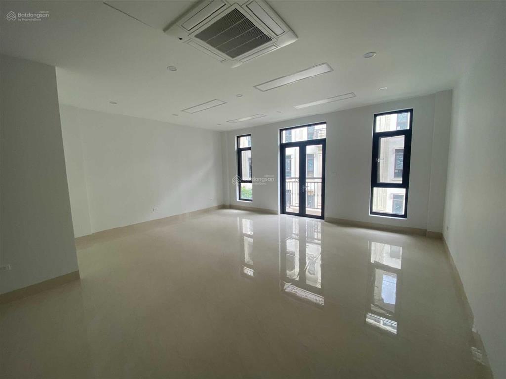 Cho thuê sh him lam vạn phúc  hà đông 95m2 7 tầng mặt tiền 6.5m. thông sàn, thang máy, giá 60tr