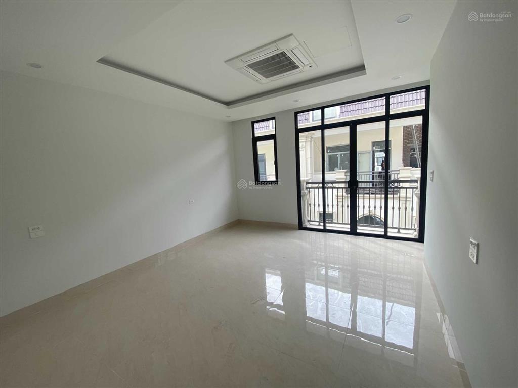 Cho thuê sh him lam vạn phúc  hà đông 95m2 7 tầng mặt tiền 6.5m. thông sàn, thang máy, giá 60tr