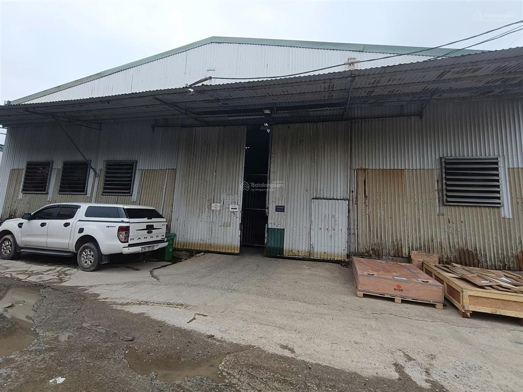 Cho thuê kho xưởng coma5 đường 70 tây mỗ, nam từ liêm, dt 600m2 xuất vat, điện 3fa, xe công, bảo vệ