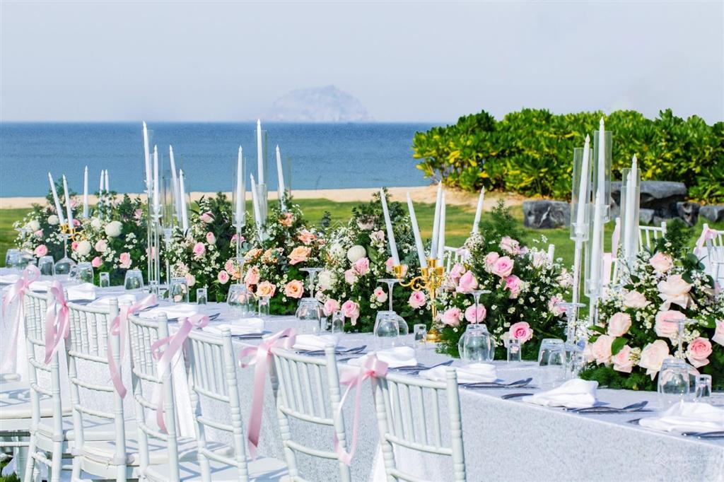 Duy nhất căn shophouse, đường 24m đường hoa hậu diện tích 108m2, giá 52,7 tr/m2,  0969 614 ***