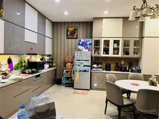 Hàng tốt chôt ngaynhà hẻm 10m ngay nguyễn văn cừ quận 1  dt 4,22x20m 5 tầng giá chỉ giá tốt