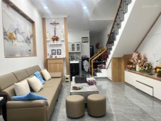 Bán nhà đẹp 3 tầng cạnh sông quán trường ngay kđt hà quang 2, tp biển nha trang