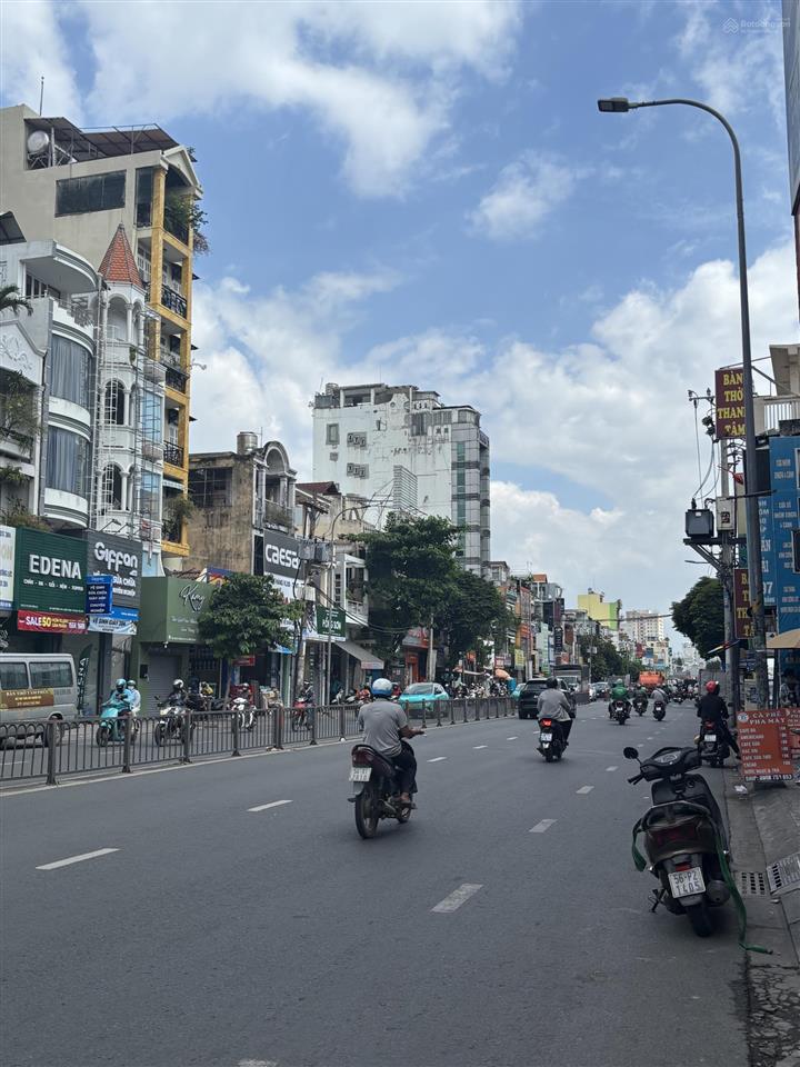 Bán nhà góc 2mt mặt tiền bạch đằng quận bình thạnh. dt 4 x 20m. 1 trệt 4 lầu st. giá 20 tỷ tl