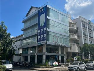 Tòa nhà góc 2mt trần hưng đạo, quận 1  8.5x18m  6 tầng  hđt 200 triệu  giá 60 tỷ