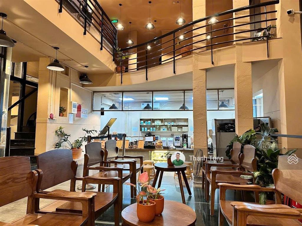 Góc 2mt phan xích long + nguyễn công hoan, pn  10x18m  hầm 6 tầng  hđt 200 triệu  giá 75 tỷ