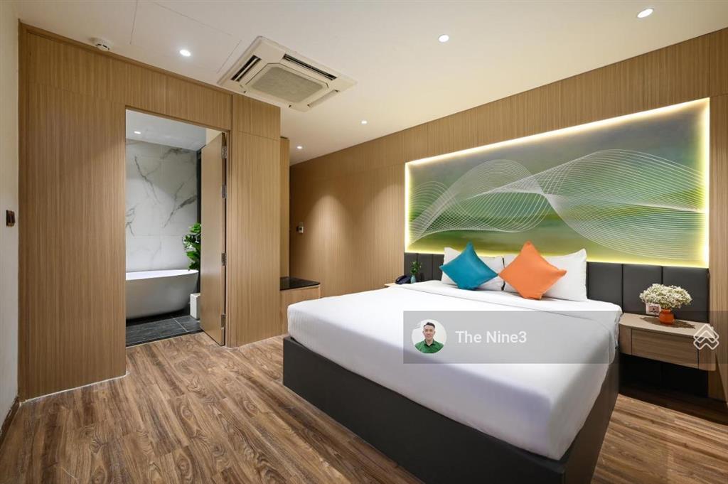 Hàng hiếm 102  mt ngay thủ khoa huân  nguyễn du, quận 1  21x30m  ct 2 hầm 14 tầng  giá 700 tỷ