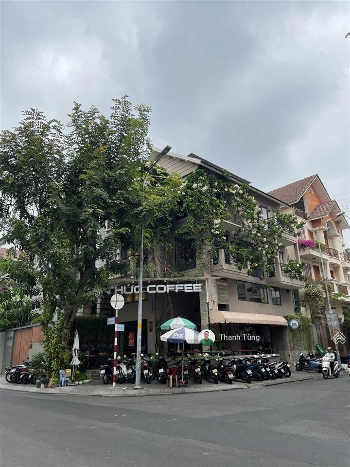 Góc 2mt hoa phượng + cù lao, phú nhuận  8x18m  hầm 5 tầng  hđt 150 triệu  giá 60 tỷ