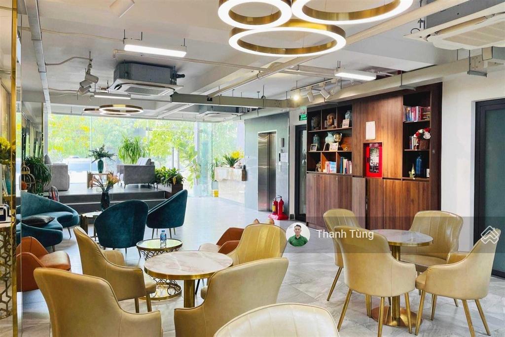 Góc 2mt hoa phượng + cù lao, phú nhuận  8x18m  hầm 5 tầng  hđt 150 triệu  giá 60 tỷ