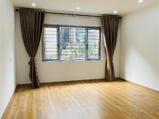 Cho thuê nhà phân lô phố ngọc khánh. 40m2 x 4t, thông sàn, đường ô tô tránh. 14tr/th