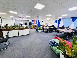 Cho thuê sàn vp mặt phố hoàng cầu. 250m2 thông sàn, có cắt lẻ, view sáng tự nhiên. 15tr/th