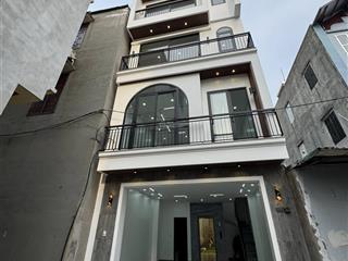Bán nhà 6 tầng full nội thất, ô tô đỗ cửa, 33.6m² cự khối long biên 8.5 tỷ