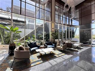 Chính chủ bán căn hộ 2 phòng ngủ 90m2 view quận 1  hướng đông nam giá 15 tỷ giá tốt