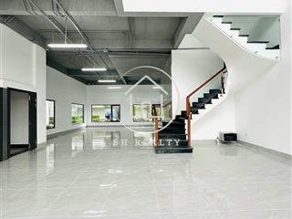 Cho thuê nhà tại lakeview thủ thiêm  dtsd 350m2 giá chỉ 100 triệu/tháng  đã hoàn thiện