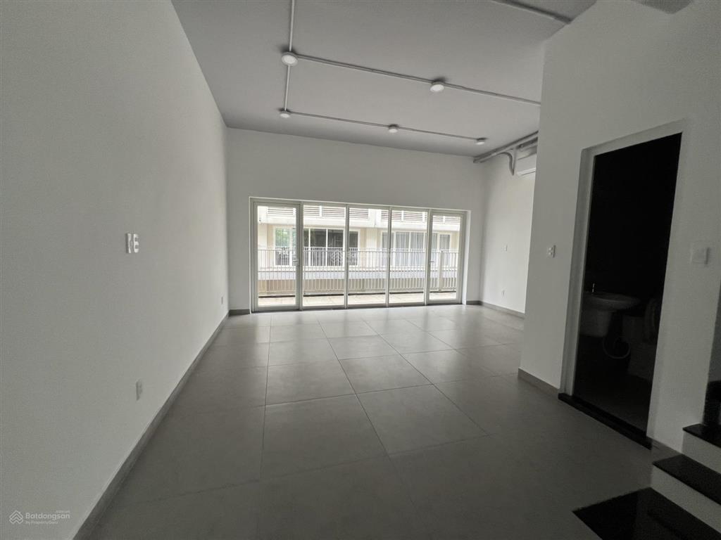 Cho thuê nguyên căn nhà phố saritown sala 5 tầng giá 140 triệu/tháng  đã hoàn thiện
