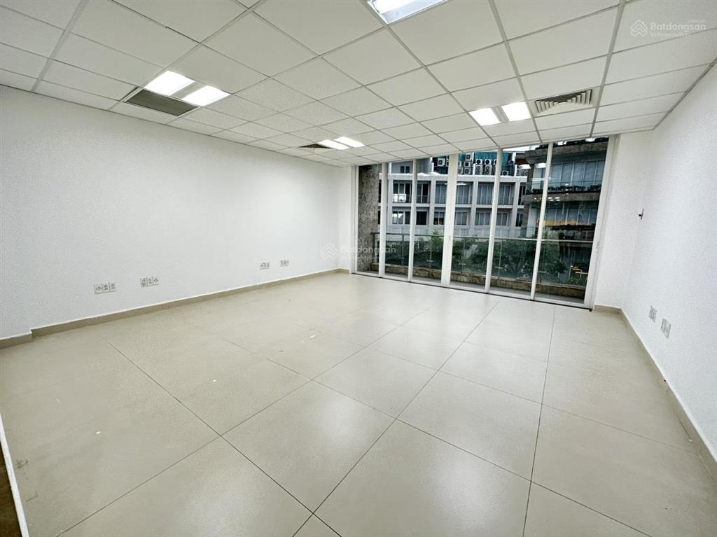 Cho thuê nguyên căn nhà phố saritown sala 5 tầng giá 140 triệu/tháng  đã hoàn thiện