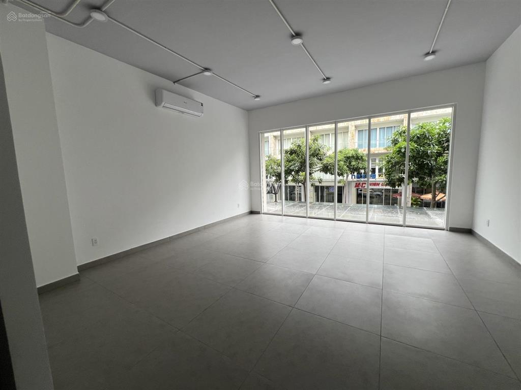 Cho thuê nguyên căn nhà phố saritown sala 5 tầng giá 140 triệu/tháng  đã hoàn thiện