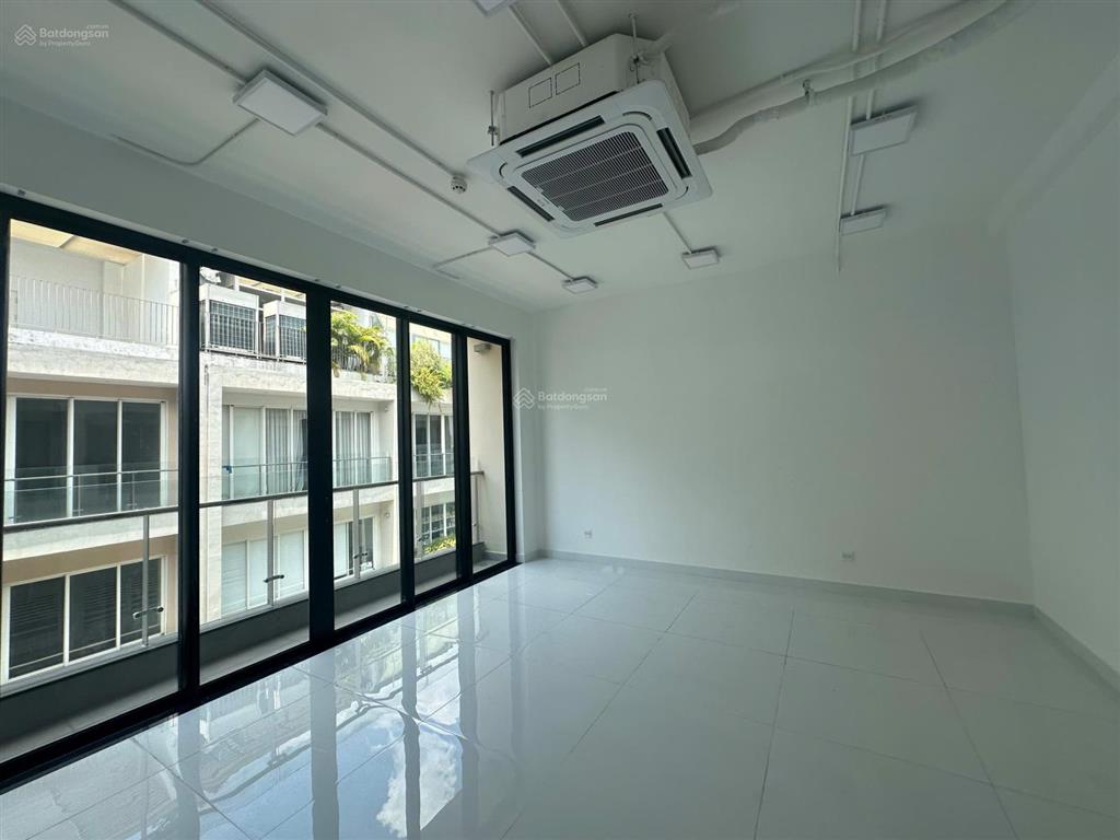 Cho thuê nguyên căn nhà phố saritown sala 5 tầng giá 140 triệu/tháng  đã hoàn thiện