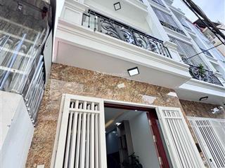 Chính chủ cần tiền gửi bán gấp căn nhà đẹp 5 tầng phố việt hưng. long biên. hà nội giá chỉ hơn 5 tỷ