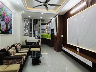 Chính chủ cần tiền bán gấp căn nhà 5 tầng đẹp phố đặng vũ hỷ. ngô gia tự. long biên