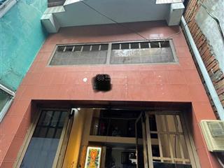 Chỉ 2 tỷ  khánh hội hiếm bán  sổ 16,4m2  trệt, lửng, lầu