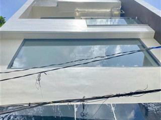 Nhà đẹp 5 tầng  46,6 m2 (4,2 x 11m) vuông vức  tôn đản. 7,5 tỷ