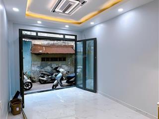 Hẻm thoáng hoàng diệu  33,7m2  3 tầng hc đủ. chỉ 6,5 tỷ