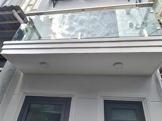 Chỉ 3,1 tỷ  bến vân đồn  căn góc 3 mặt  nhà đẹp 2pn 2wc  đất dân cư