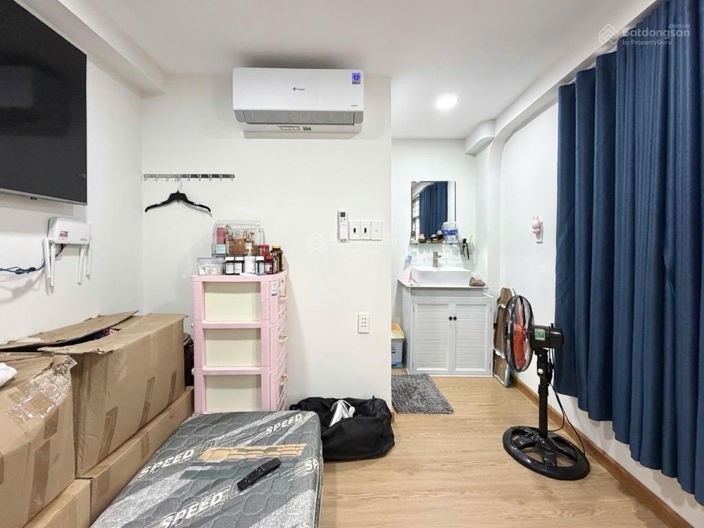 Cách q1 chỉ 500m  nhà đẹp 4 tầng 3pn 4wc. chỉ 4,35 tỷ