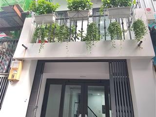 Hẻm xe hơi kia sát mặt tiền cmt8  nhà đẹp 3 tầng  đất dân cư. chỉ 4,55 tỷ