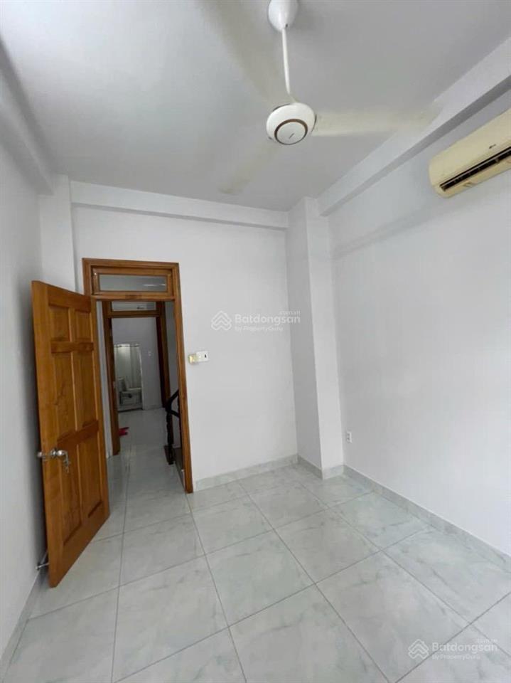 Hẻm thoáng sát mặt tiền hòa hưng  nhà 4 tầng btct hc đủ. 7,45 tỷ