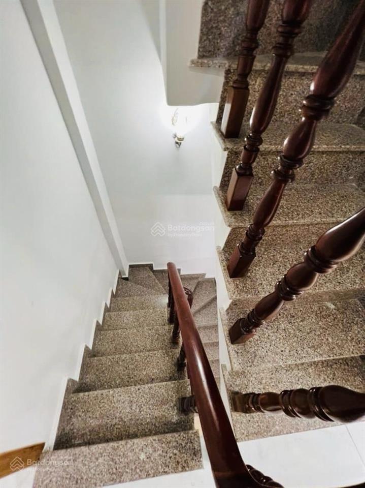 Hẻm thoáng sát mặt tiền hòa hưng  nhà 4 tầng btct hc đủ. 7,45 tỷ