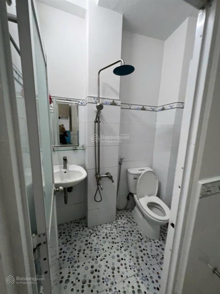 Hẻm thoáng sát mặt tiền hòa hưng  nhà 4 tầng btct hc đủ. 7,45 tỷ