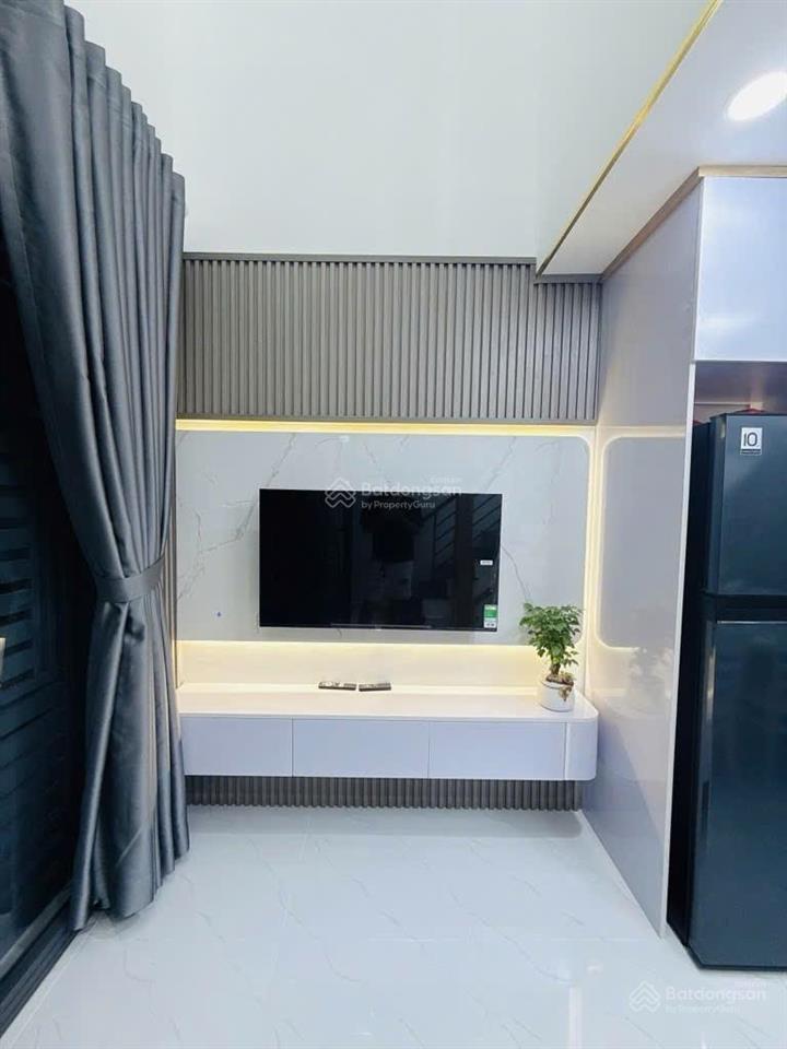 Nhà đẹp full nội thất  hẻm 3,2m lê văn sỹ. chỉ 4,48 tỷ