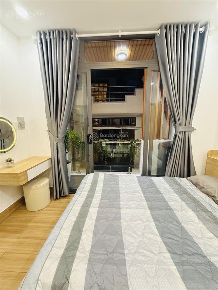 Nhà đẹp full nội thất  hẻm 3,2m lê văn sỹ. chỉ 4,48 tỷ