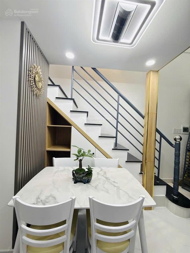 Nhà đẹp full nội thất  hẻm 3,2m lê văn sỹ. chỉ 4,48 tỷ