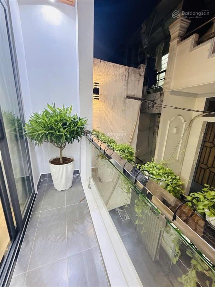 Nhà đẹp full nội thất  hẻm 3,2m lê văn sỹ. chỉ 4,48 tỷ