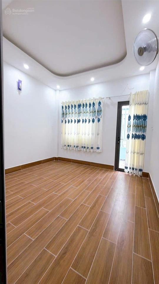 Hẻm 3,5m gần mặt tiền  sổ 39,6 m² (3,75 x 11)  4 tầng 4pn 3wc. chỉ 4,6 tỷ