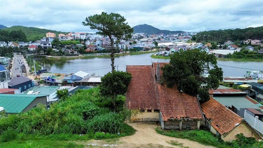 Cần bán 2 lô đất full thổ cư 100% view hồ mặt tiền trung tâm phường 9 tp đà lạt