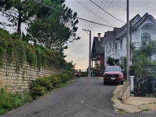 Bán gấp villa trung tâm đà lạt, view đồi thông