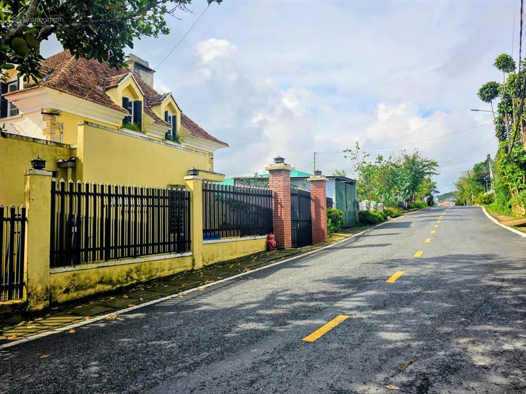 Đất mặt tiền khu biệt thự cổ ngô văn sở  thế đất tựa đồi thông 5ha  view hồ thơ mộng hiếm có