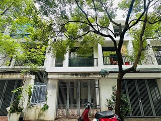 Chính chủ bán nhà liền kề kđt ao sào. 73m2 nhà thô tự hoàn thiện, giá 19.5 tỷ