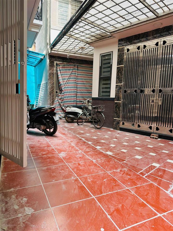 Tôi bán nhà xây mới phố lò đúc. 42m2, 5 tầng thang máy, lô góc 2 mặt thoáng, 12.5 tỷ