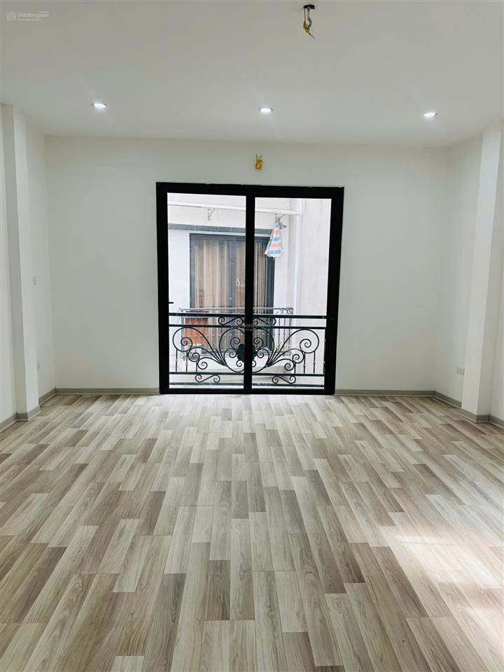 Tôi bán nhà xây mới phố lò đúc. 42m2, 5 tầng thang máy, lô góc 2 mặt thoáng, 12.5 tỷ