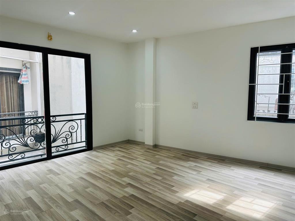 Tôi bán nhà xây mới phố lò đúc. 42m2, 5 tầng thang máy, lô góc 2 mặt thoáng, 12.5 tỷ