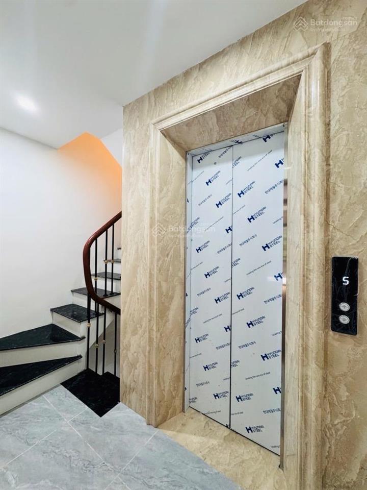 Gấp bán nhà lô góc siêu đẹp giá chỉ 13.2 tỷ phố trần khát chân 38m 5 tầng mặt tiền 4.4m hai bà tr