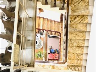 Gấp bán nhà siêu hiếm giảm liền chỉ 36 tỷ phố võ thị sáu lô góc ô tô đỗ 115m 4 tầng mặt tiền 18m